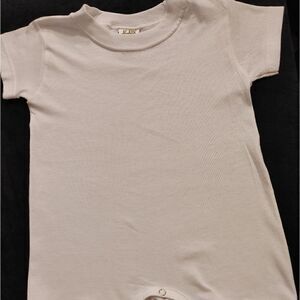 KID TEES WHITE 18 MONTH ONESIE